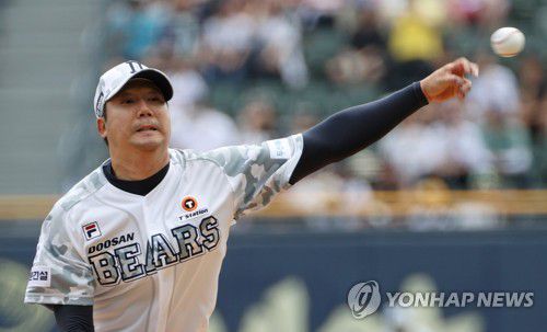 선발로 나선 장원준(서울=연합뉴스) 김성민 기자 = 6일 오후 서울 잠실야구장에서 열린 2023 프로야구 한화 이글스와 두산 베어스의 경기. 1회초 두산 선발 장원준이 역투하고 있다. 2023.6.6 ksm7976@yna.co.kr