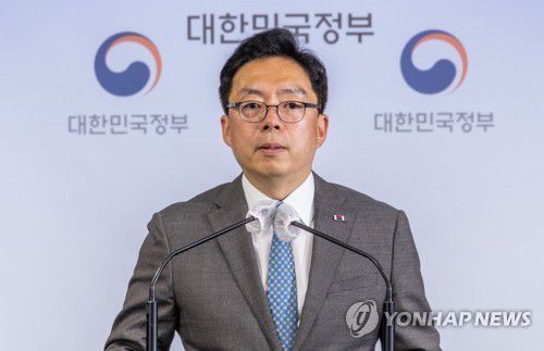전세 사기 특별단속 결과 발표하는 윤승영 국가수사본부 수사국장(서울=연합뉴스) 황광모 기자 = 윤승영 경찰청 국가수사본부 수사국장이 8일 오전 서울 종로구 정부서울청사에서 전세 사기 특별단속 중간 결과를 발표하고 있다. 2023.6.8 hkmpooh@yna.co.kr