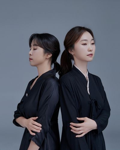 왼쪽부터 연주자 최윤정, 배문경[국립국악원 제공. 재판매 및 DB 금지]