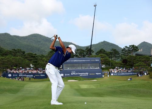 최승빈의 18번 홀 아이언샷.[KPGA 제공. 재판매 및 DB 금지]