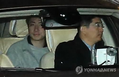 석방되는 류창[연합뉴스 자료사진]