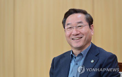 시정 운영 구상 밝히는 유정복 인천시장[인천시 제공]