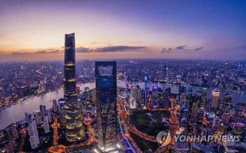 중국 상하이의 고층건물군[EPA 연합뉴스 자료사진. 재판매 및 DB 금지]