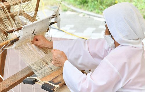 베 짜기[정선군 제공.재판매 및 DB 금지]