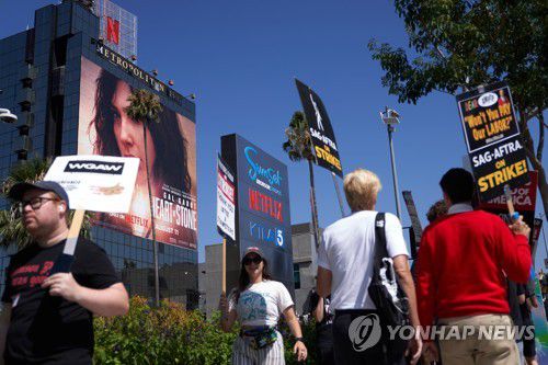 할리우드 배우들 파업 시위[EPA=연합뉴스. 재판매 및 DB 금지]