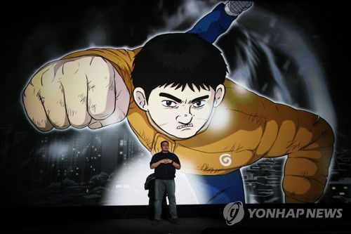 강풀 작가 원작 '무빙' 소개(서울=연합뉴스) 강민지 기자 = 20일 오후 서울 용산구 CGV용산아이파크몰에서 열린 디즈니플러스 오리지널 '무빙' 크리에이터 톡에서 강풀 작가가 발표하고 있다. 2023.7.20 mjkang@yna.co.kr