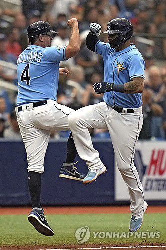 류현진에게 홈런을 뽑아낸 크리스티안 베탄코트(오른쪽)[USA TODAY=연합뉴스]
