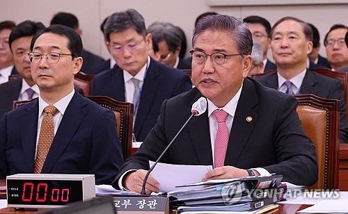 답변하는 박진 장관(서울=연합뉴스) 한상균 기자 = 박진 외교부 장관이 10일 국회 외교통일위원회 국정감사에서 답변하고 있다. 2023.10.10 xyz@yna.co.kr