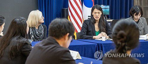 언론 간담회서 발언하는 줄리 터너 북한인권특사(서울=연합뉴스) 줄리 터너 북한인권특사가 18일 서울 용산구 아메리칸디플로머시하우스에서 언론 간담회를 하고 있다. 2023.10.18 [사진공동취재단] photo@yna.co.kr