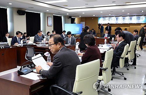 2023 국회 행안위 전북경찰청 국정감사(전주=연합뉴스) 나보배 기자 = 24일 전북경찰청에서 2023 국회 행정안전위원회 국정감사가 열리고 있다. 2023.10.24 warm@yna.co.kr