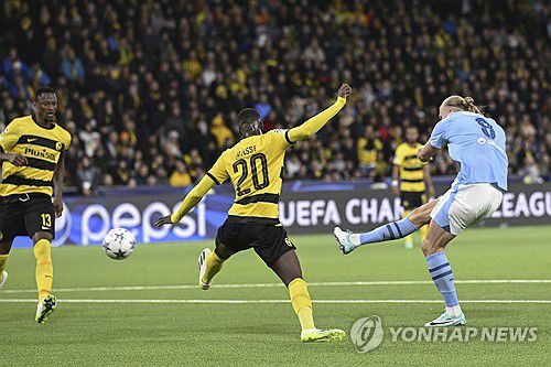 쐐기골을 터트리는 맨시티의 엘링 홀란[AP=연합뉴스]