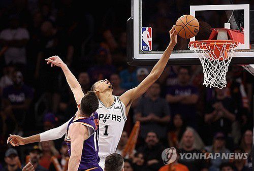 덩크하는 웸반야마[Getty Images via AFP=연합뉴스]