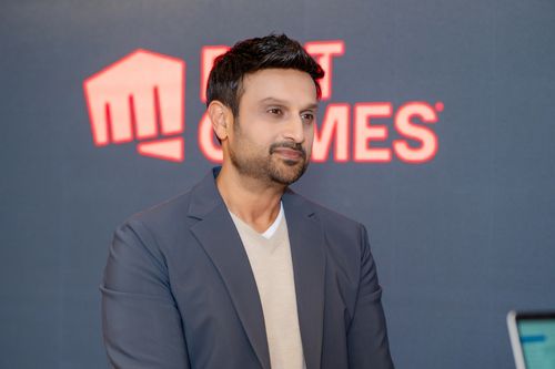 인터뷰하는 딜런 자데자 라이엇게임즈 대표(서울=연합뉴스) 딜런 자데자 라이엇게임즈 대표가 지난 17일 서울 강남구 라이엇게임즈 코리아 사무실에서 열린 인터뷰 도중 발언하고 있다. 2023.11.20 [라이엇게임즈 제공. 재판매 및 DB 금지]