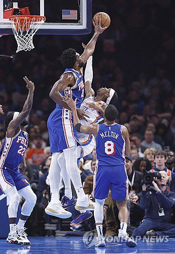 블록하는 엠비드[USA TODAY Sports=연합뉴스]