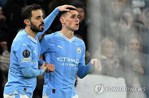 필 포든(오른쪽)[AFP=연합뉴스]