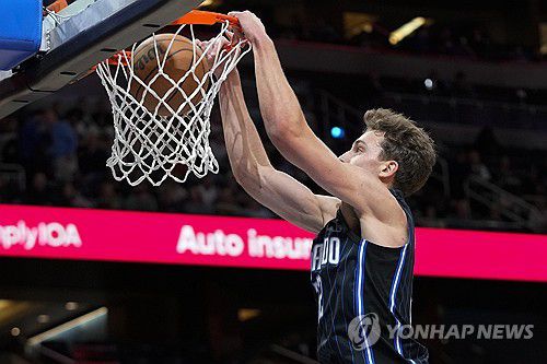 프란츠 바그너의 덩크[AP=연합뉴스]