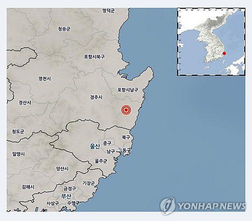 기상청 "경북 경주 동남동쪽서 규모 4.0 지진 발생"(서울=연합뉴스) 30일 오전 4시 55분 25초 경북 경주시 동남동쪽 19km 지역에서 규모 4.0의 지진이 발생했다고 기상청이 밝혔다.     진앙은 북위 35.79도, 동경 129.42도이다.     기상청은 "위 정보는 이동속도가 빠른 지진파(P파)만을 이용하여 자동 추정한 정보"라며 "수동으로 분석한 정보는 지진정보로 추가 발표할 예정"이라고 설명했다. 2023.11.30 [기상청 홈페이지 캡처. 재판매 및 DB 금지] photo@yna.co.kr