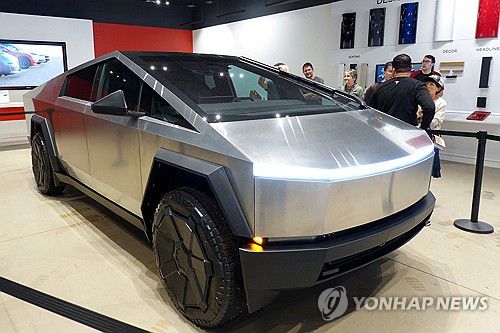 미국 테슬라 전시장에 놓인 사이버트럭[로이터 연합뉴스 자료사진. 재판매 및 DB 금지]