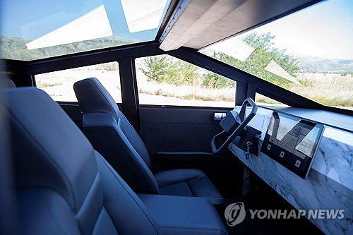 2020년 9월 촬영된 테슬라 사이버트럭 내부 모습[로이터 연합뉴스 자료사진. 재판매 및 DB 금지]
