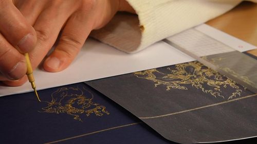 사경 작업 가운데 변상도를 제작하는 모습[문화재청 국가문화유산포털 제공. 재판매 및 DB 금지]