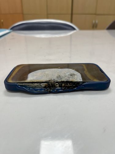 배터리가 터진 아이폰13 미니[독자 제공. 재판매 및 DB 금지]