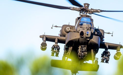 보잉 아파치 헬기(서울=연합뉴스) 항공업체 보잉은 지난 11월 28∼30일(현지시간) 한국 국방부 출입기자단에 미국 애리조나 주 메사와 워싱턴 주 시애틀에 위치한 현지 생산공장 내부를 공개했다. 사진은 보잉 아파체 AH-64E 헬기. [보잉 제공]