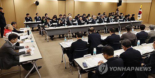 문화체육관광부 확대기관장회의(세종=연합뉴스) 최재구 기자 = 유인촌 장관이 참석한 가운데 7일 세종시 국립세종도서관에서 문화체육관광부 확대기관장회의가 열리고 있다. 2023.12.7 jjaeck9@yna.co.kr