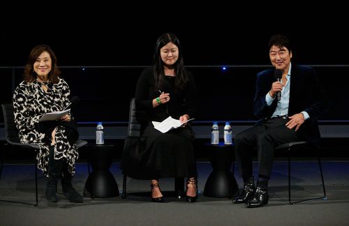 아카데미영화박물관 회고전 참석한 송강호(오른쪽)와 재닛 양 아카데미 회장(왼쪽)[아카데미영화박물관(Academy Museum of Motion Pictures) 제공. 재판매 및 DB 금지]