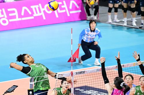 GS칼텍스 실바의 힘찬 공격[한국배구연맹 제공. 재판매 및 DB 금지]