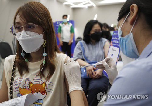 태국 코로나19 백신 접종[EPA 연합뉴스 자료사진. 재판매 및 DB 금지]