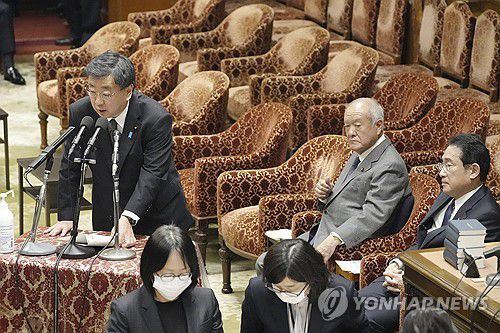 국회에서 발언하는 마쓰노 히로카즈 일본 관방장관[교도 AP 연합뉴스 자료사진. 재판매 및 DB 금지]