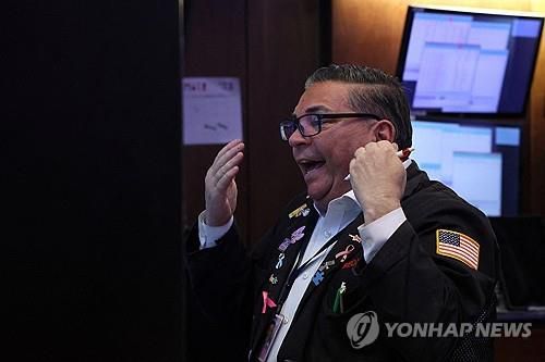 미국 뉴욕증권거래소의 한 트레이더[로이터 연합뉴스 자료사진]