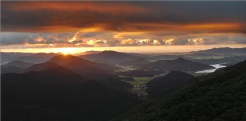 연실봉에서 조망하는 서해 낙조[문화재청 제공. 재판매 및 DB 금지]