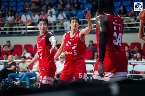 SK의 최원혁, 김선형, 워니[EASL 제공. 재판매 및 DB 금지]