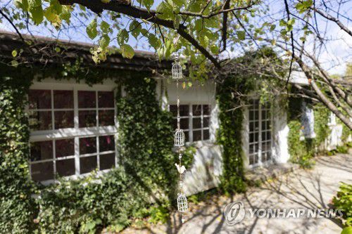 당진의 폐교를 개조해 만든 '아미 미술관' 모습 [연합뉴스 자료사진]