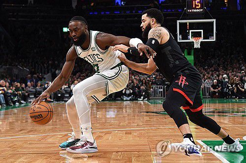 보스턴의 제일런 브라운(왼쪽)[USA TODAY Sports=연합뉴스]