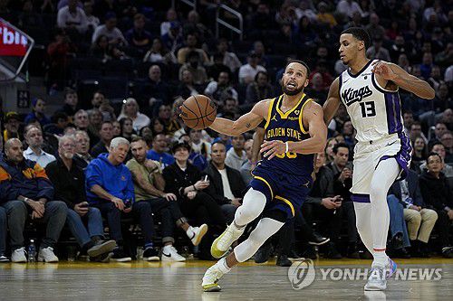 스테픈 커리(왼쪽)[AP=연합뉴스.자료 사진]