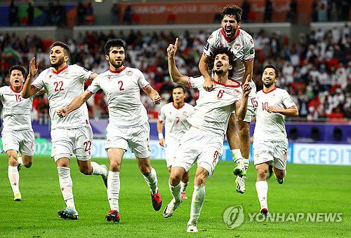 8강행 티켓 거머쥔 타지키스탄[로이터=연합뉴스]