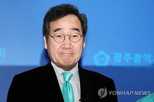 광주 출마 선언하는 이낙연 공동대표(광주=연합뉴스) 조남수 기자 = 새로운미래 이낙연 공동대표가 4일 오후 광주시의회에서 열린 기자회견에서 광주 출마 선언하고 있다. 2024.3.4 iso64@yna.co.kr