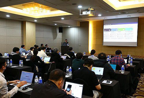 2024 KBO리그 규정 변경 설명회(서울=연합뉴스) 한국야구위원회 관계자가 7일 서울 서초구 양재동 더케이 호텔에서 열린 2024 KBO 규정-규칙 변화 설명회에서 관련 내용을 전달하고 있다. 2024.3.7 [한국야구위원회 제공. 재배포 및 DB 금지] photo@yna.co.kr