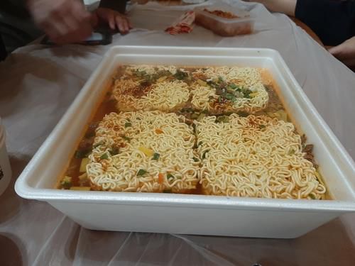 8인분 분량의 '점보도시락면' 170만개 팔려[촬영 성혜미]