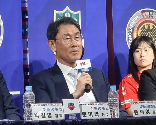 세종 스포츠토토 윤덕여 감독[촬영 이의진]