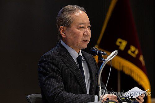 대한의사협회 비상대책위원회 정례 브리핑(서울=연합뉴스) 윤동진 기자 = 주수호 대한의사협회(의협) 비상대책위원회 언론홍보위원장이 13일 오후 서울 용산구 의협 대강당에서 비대위 정례 브리핑을 하고 있다. 2024.3.13 mon@yna.co.kr