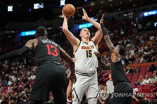 덴버 니콜라 요키치의 슛[Jim Rassol-USA TODAY Sports/로이터=연합뉴스]