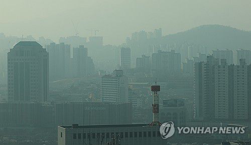 미세먼지 나쁨 '회색빛 도심'(서울=연합뉴스) 김도훈 기자 = 수도권을 비롯한 전국 곳곳 미세먼지 농도가 나쁨을 기록한 14일 오전 서울 도심이 회색빛 미세먼지와 안개에 갇혀 있다. 2024.3.14 superdoo82@yna.co.kr
