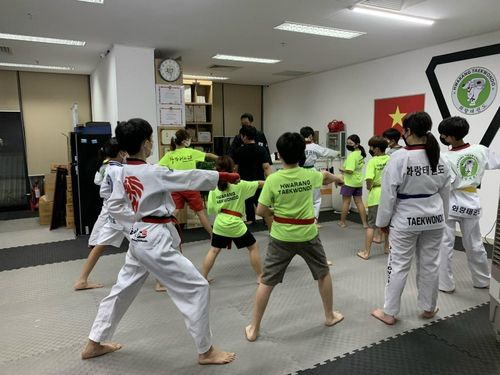 하노이 미딩에 위치한 화랑태권도장의 어린이 수련생들[이명식 관장 제공. 재판매 및 DB 금지]