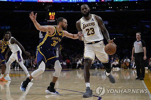 르브론 제임스와 스테픈 커리[AP=연합뉴스]