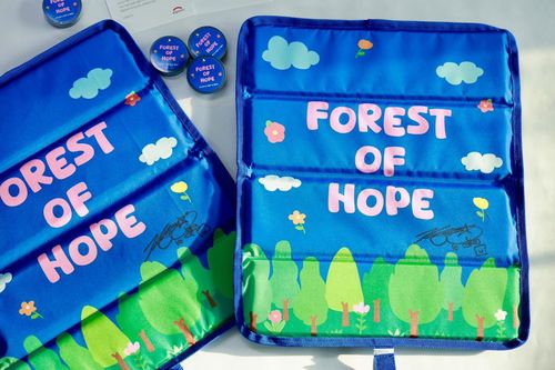 기부 참여자 10명을 추첨해 제공할 예정인 김연경 친필 사인 제품[희망브리지 전국재해구호협회 제공. 재판매 및 DB 금지]