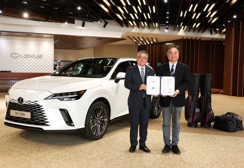 김원섭 한국프로골프협회 회장(왼쪽)과 콘야마 마나부 렉서스코리아 사장[렉서스코리아 제공. 재판매 및 DB 금지]