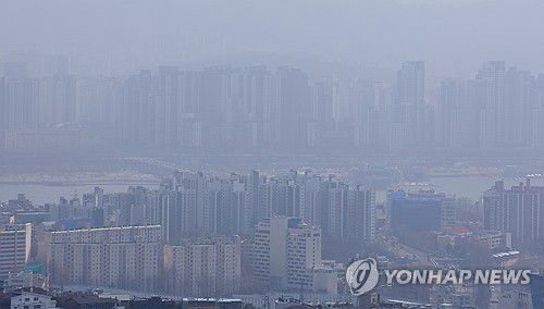미세먼지에 갇힌 회색 도심[연합뉴스 자료사진]